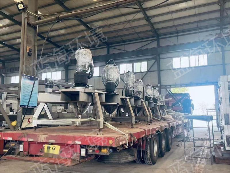 刮泥機、雙曲面攪拌機、潛水曝氣機發貨